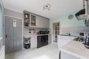 Kitchen- click for photo gallery